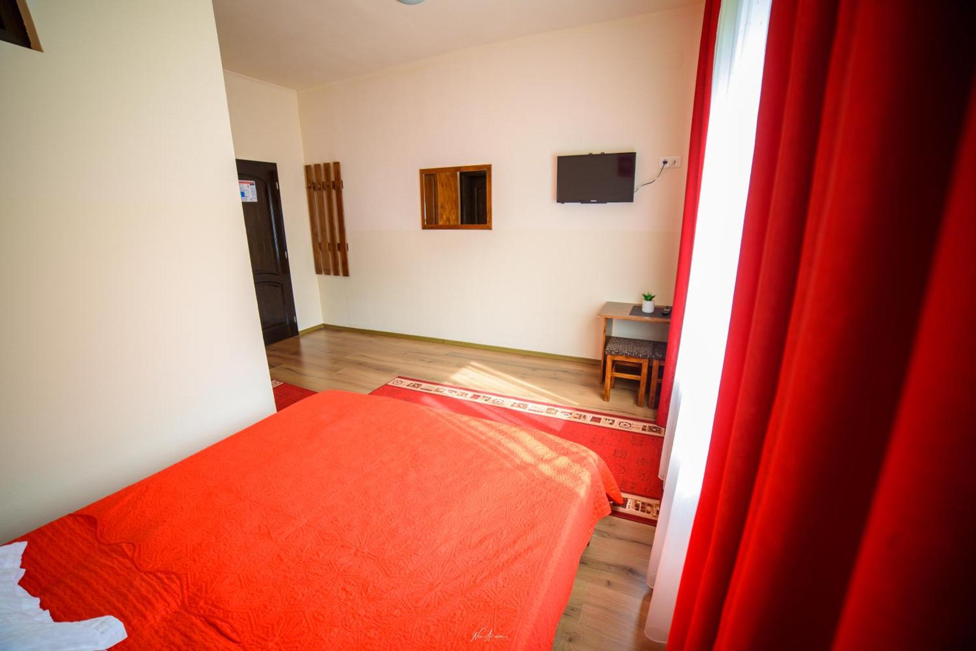 Casa Alina Villa อาริเอเชนิ ภายนอก รูปภาพ