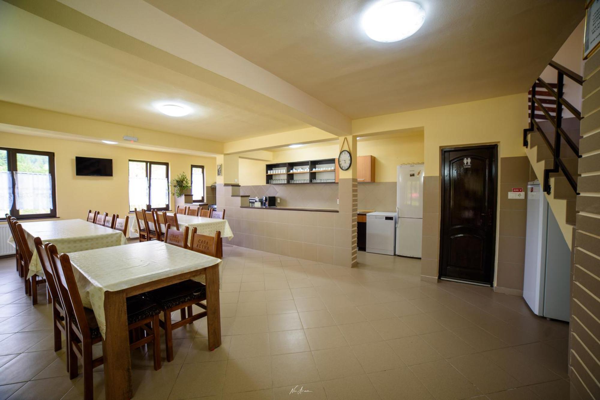 Casa Alina Villa อาริเอเชนิ ภายนอก รูปภาพ