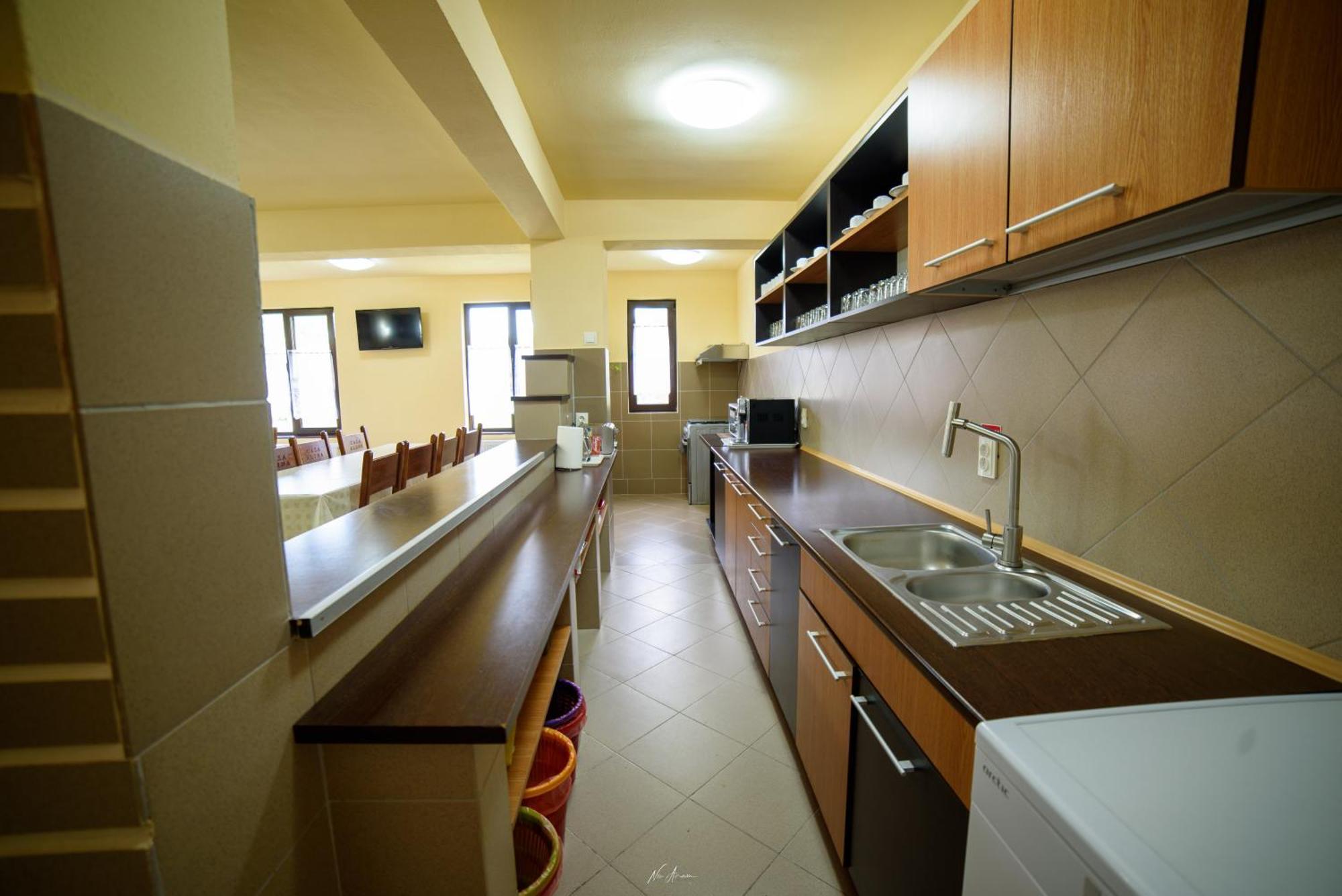 Casa Alina Villa อาริเอเชนิ ภายนอก รูปภาพ