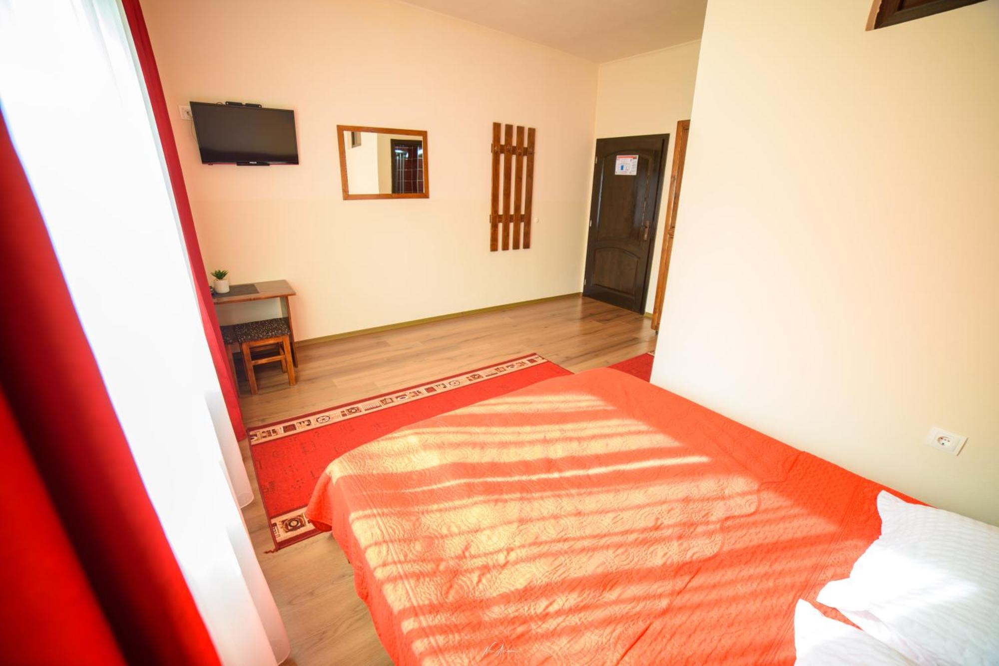 Casa Alina Villa อาริเอเชนิ ภายนอก รูปภาพ